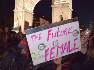 Na ilyen az IGAZI nőnap! Egyenlő béreket harcoltak ki a nők