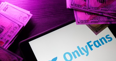 Foglalkozása OnlyFans tartalomgyártó, a fizetésétől pedig a székről is lefordulsz