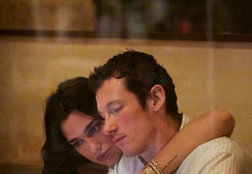 10 fülig szerelmes fotó a Dua Lipa és Callum Turner párosról, amitől valósággal elolvadsz majd