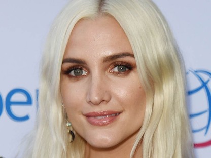 Igen ritka látvány! Ashlee Simpson és férje a vörös szőnyegen