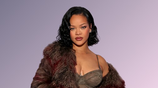 Beszédes szettben mutatta meg babapocakját Rihanna, a rajongók szerint már lehet tudni, kislány vagy kisfiú-e a pici