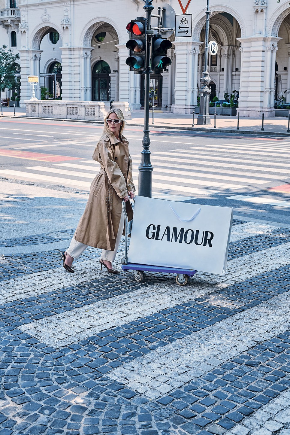 A profik komoly listával készülnek a GLAMOUR-napok shoppingünnepre Modell: Szabó Doris szépségmentor