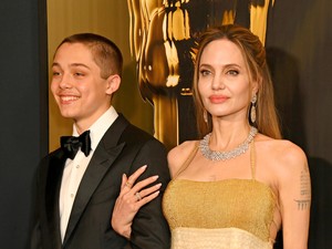 Rá sem lehet ismerni Angelina Jolie és Brad Pitt fiára, Knox radikálisan megváltoztatta a külsejét