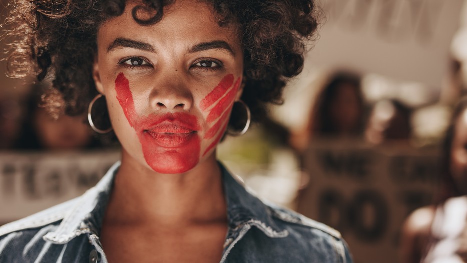 Ideje, hogy egyszer és mindenkorra véget vessünk az áldozathibáztatás igazságtalan jelenségének