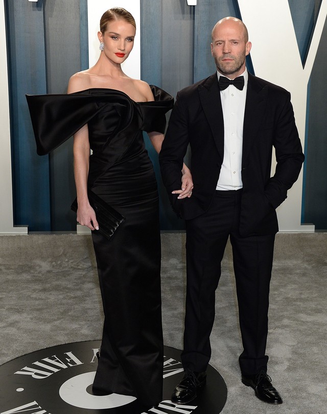 Gyönyörű emberek: Rosie Huntington-Whiteley és Jason Statham mintha egy James Bond filmből léptek volna ki