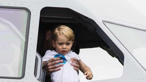 Nem lesz cukibb már a héten! A kis György herceg repülőn, helikopteren!