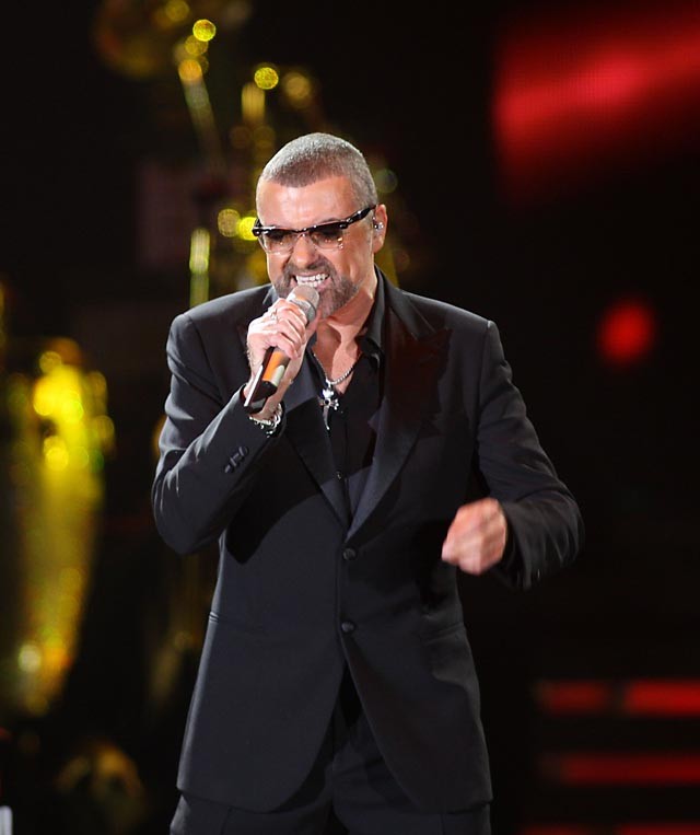 George Michael – napjaink egyik legismertebb és legszeretettebb előadója 53 éves korában meghalt karácsony napján, a 80-as években a Wham! zenekarral vált híressé, majd szólókarrierje alatt rengeteg ikonikus dallal és albummal járult hozzá a popzenei történethez.