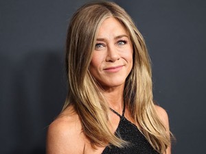 Jennifer Aniston közös videót készített párjával, csak úgy sugárzik róluk a boldogság
