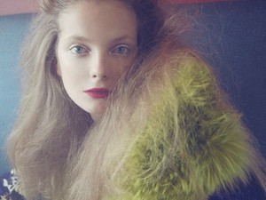 Autóban vetkőzik, vonaton ábrándozik Mihalik Enikő