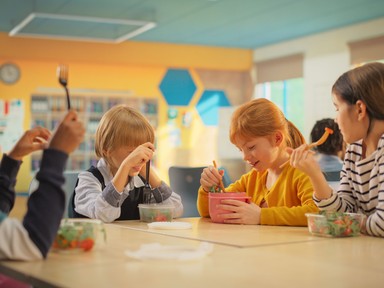 Clarins jótékonysági akció 2025: minden vásárlás tíz gyerek ebédjét jelenti