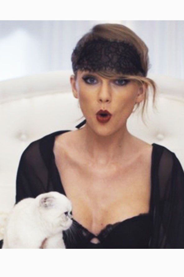 Taylor Swift egy dühöngő őrült!