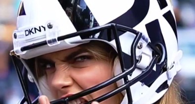 Cara Delevingne magas sarkúban focizik!