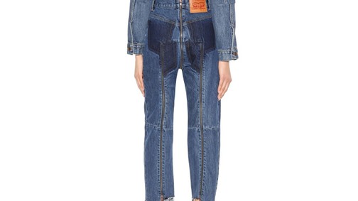 Komolyan, ki venné ezt fel? Fenékvillantós farmerrel jön a kultmárka