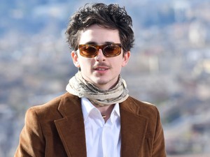 Igen, ez tényleg Timothée Chalamet, méghozzá élete első filmbemutatóján: valósággal átalakult azóta A Dűne fiatal színésze