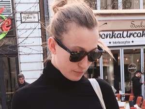 Barbi ma nem gondolkodott rajta, mit vegyen fel, mégis szuperül néz ki