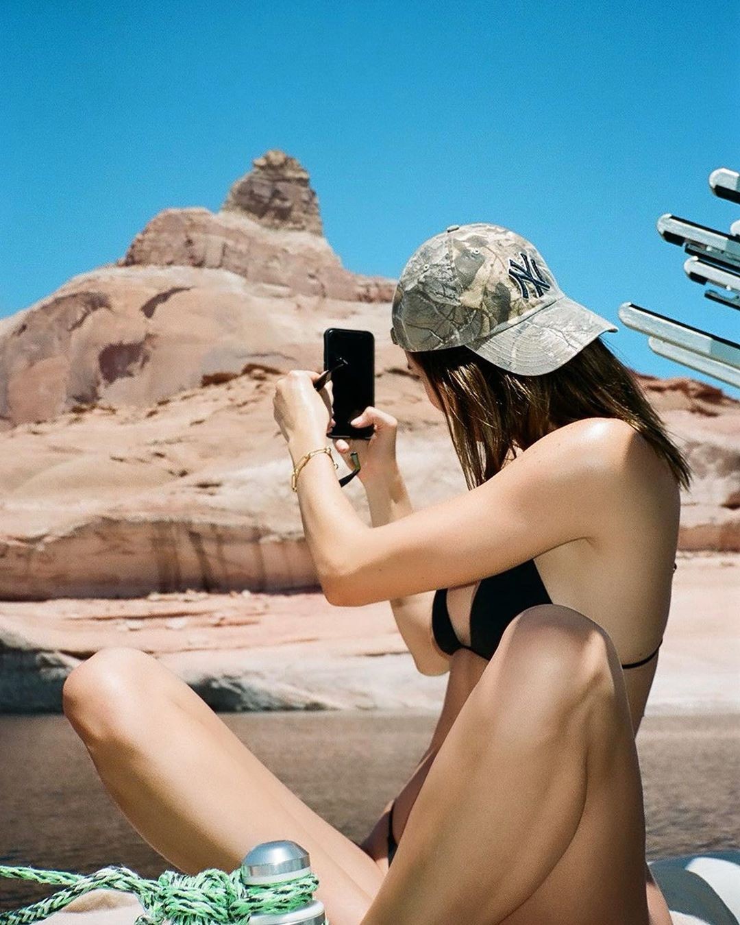 Kendall Jenner Utah állam sivatagjait örökíti meg