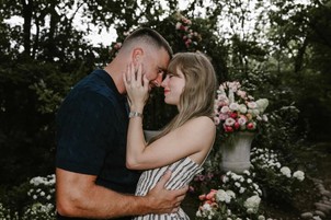 Beköszöntött az eljegyzési gyűrűk új korszaka, a legnagyobb sztárok gyémántjaitól robbant idén az internet