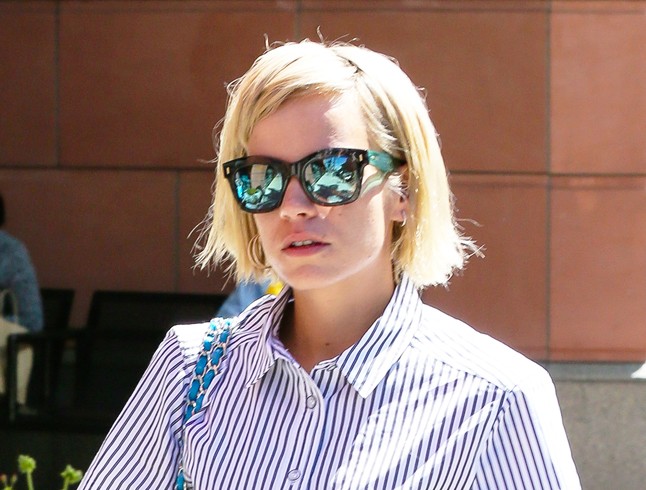 Lily Allen mostanra klasszikus szőke lett, hogy tetszik az utolsó állomás?