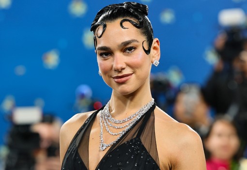 8 régi fotó Dua Lipa énekesnőről, amin rá sem ismerni a hírességre
