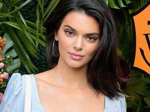 Kendall Jennert teljesen elcsúnyították, majd lefotózták pucéran