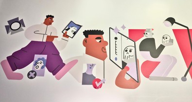 Itt a Samsung legújabb hajlítható telefonja: pillekönnyű, elfér a zsebedben és tartalomgyártáshoz is tökéletes