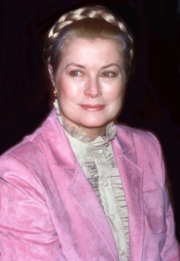 Grace Kelly egyik legutolsó felvétele 1982-ből. Tragikus halála az egész világot megrázta. Szeptemberi temetésén ott volt többek között Diana hercegné, Cary Grant és Nancy Reagan is.