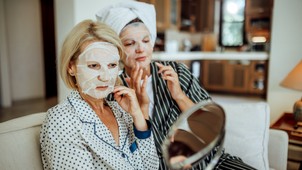 Ha az anya utálja a testét, a kislánya is fogja: így adjuk tovább a negatív testképet