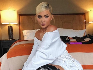 Jesszus, Kylie Jenner 19 évesen arra pacsizott, hogy nem volt még terhes