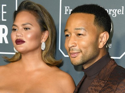 Chrissy Teigen vérátömlesztést kapott: veszélyben a babája