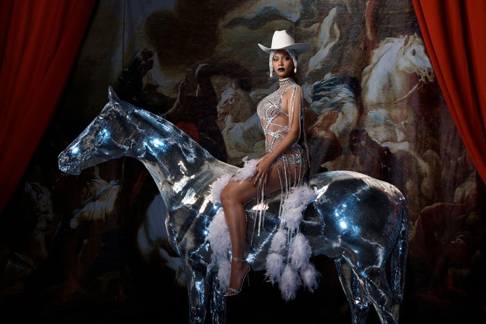 Beyoncé olyan szexi fotókkal ünnepli új albumát, hogy belepirulsz