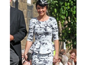 Bizarr fejdíszben esküvőzik Pippa Middleton