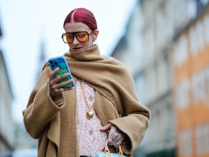 Mégis mi lesz az érzelmi önszabályozással, ha folyton a telefonunktól várjuk a megnyugvást?