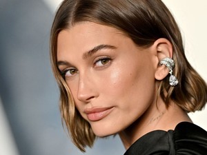 Hailey Bieber könyörög rajongóinak, hogy hagyják békén Selena Gomezt