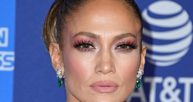 Hű: Jennifer Lopez álmaid kezeslábasában villantott