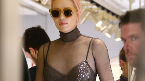 Egy szál melltartóban ment vásárolgatni Iggy Azalea