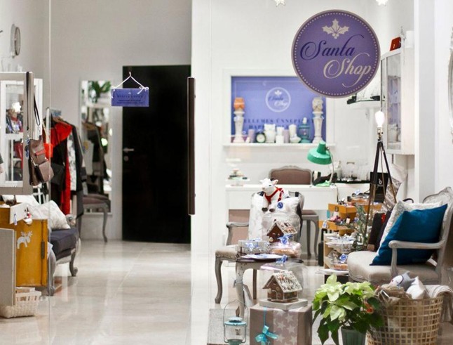 Megnyílt az első Santa Shop!
