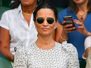 A várandós Pippa Middleton piros bikiniben lazult