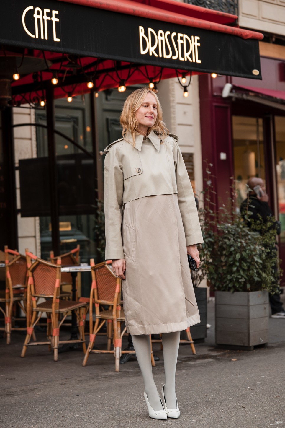 Egy klasszikus ballonnal is jól mutat a szürke harisnya