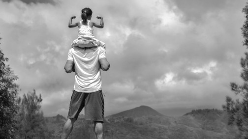 Nálunk nincs erősebbik nem. Nálunk mindenki erős, és ezt apámtól tanultam