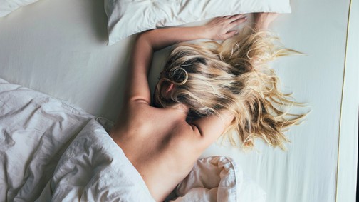 Ez az oka, miért nem szabad meztelenül aludni, még a legnagyobb melegben sem: szakértők figyelmeztetnek a veszélyek miatt