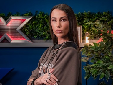 Tóth Andi pucérruhája maga az álom: gyakorlatilag egy szál fehérneműben állt kamerák elé az X-Faktor mentora