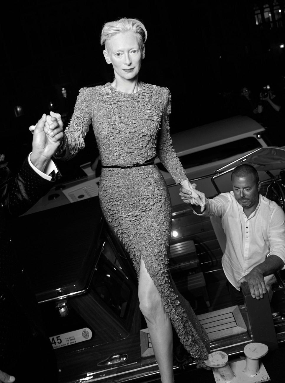 Ebben a gyönyörű ruhakölteményben vett részt Tilda Swinton az exkluzív rendezvényen