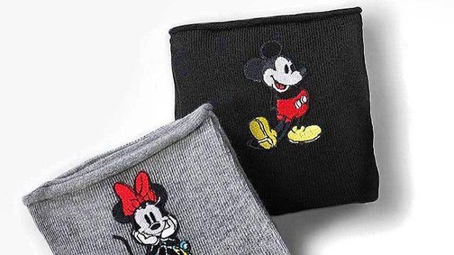 Válassz vidám Disney zoknit és szexi harisnyát az esős időben!