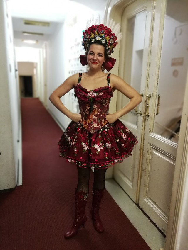 Enikő mai napja a színházról szól!