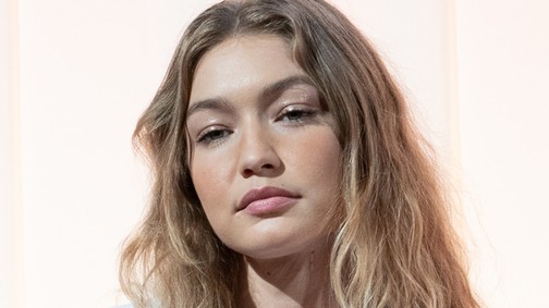 Gigi Hadid bocimintás kabátja a tökéletes őszi szetted egyik eleme lesz