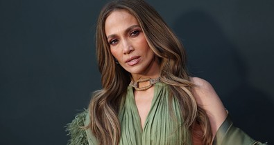 Jennifer Lopez aprócska szettje nem sokat hagy a képzeletre, tangás body-ban állt színpadra