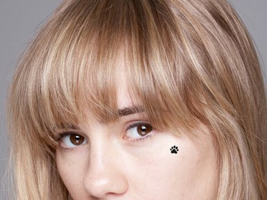 Suki Waterhouse smink nélkül pózol a BBC-nek