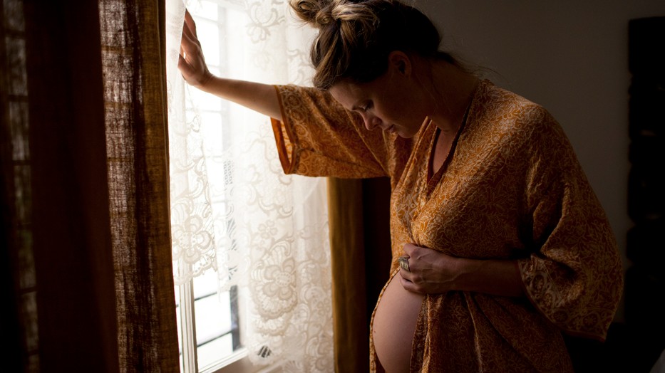 Miért tabu az otthonszülés Magyarországon? És miért csak a veszélyeit látjuk?