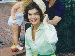 Íme Jackie Kennedy ritkán látott unokája! Hihetetlenül hasonlít nagymamájára!