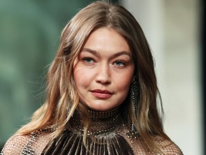 Gigi Hadid megtörte a csendet: kommentben reagált arra, hogy szerepel a neve az Epstein-aktákban